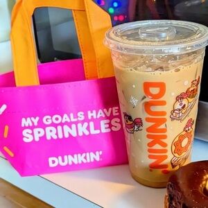 New Limited Edition 2026 Dunkin’ Pink And Orange Reusable Single Donut Bags